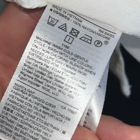 Gap - Picture 4 of 7